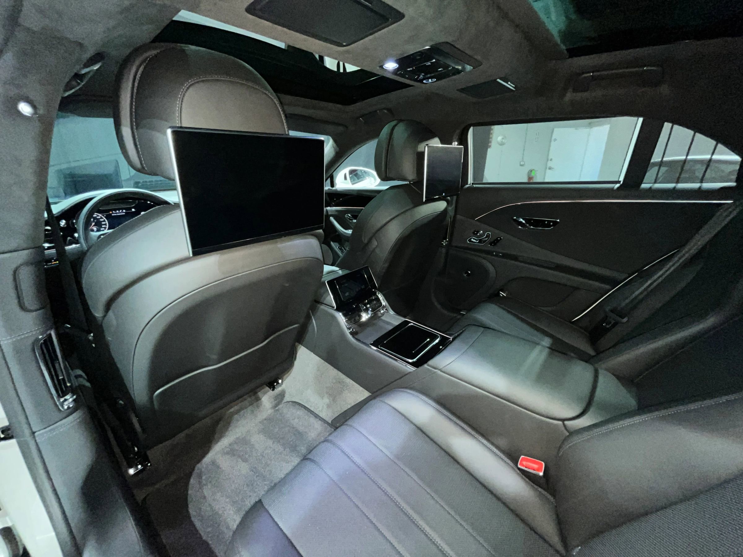 Used 2023 Bentley Flying Spur V8 AWD/4WD image 21