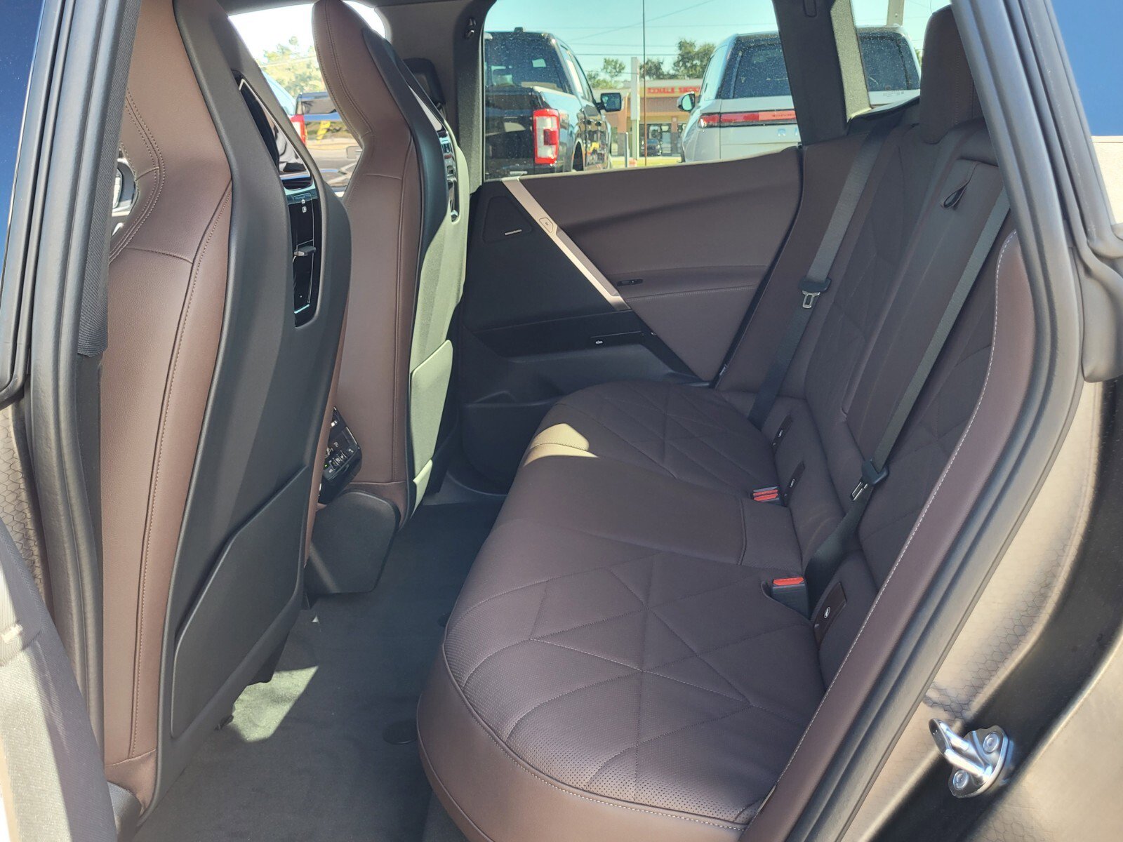 New 2026 BMW iX xDrive60 w/ Premium Package image 11