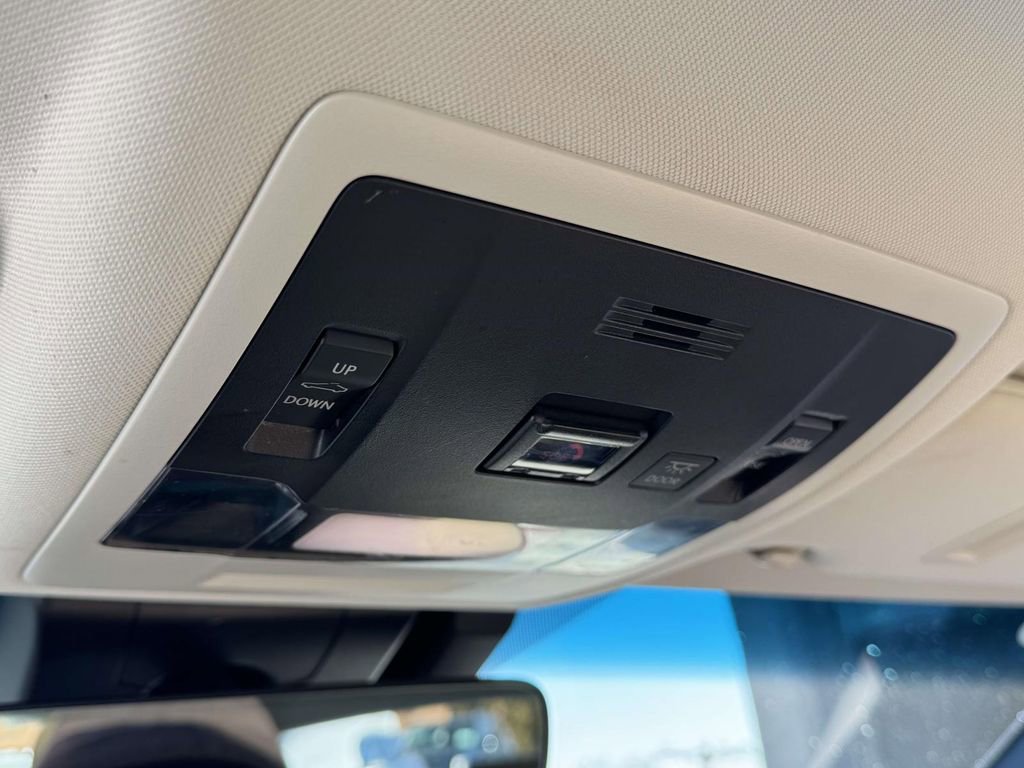 Used 2021 Lexus ES 300h w/ Premium Package image 28