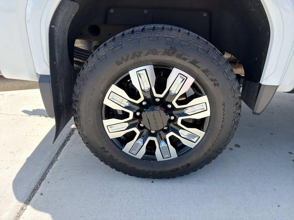 Used 2024 GMC Sierra 2500 Denali AWD/4WD image 24