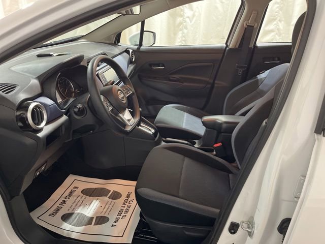 Used 2024 Nissan Versa SV FWD image 9