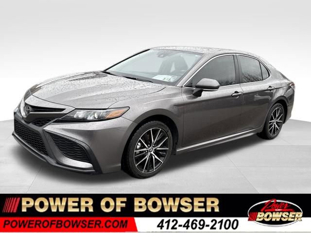 Used 2024 Toyota Camry SE image 1