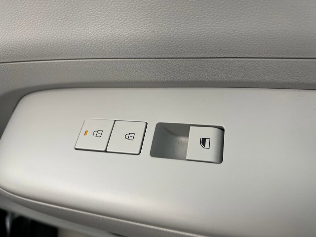 Used 2025 Hyundai Kona SEL FWD image 26