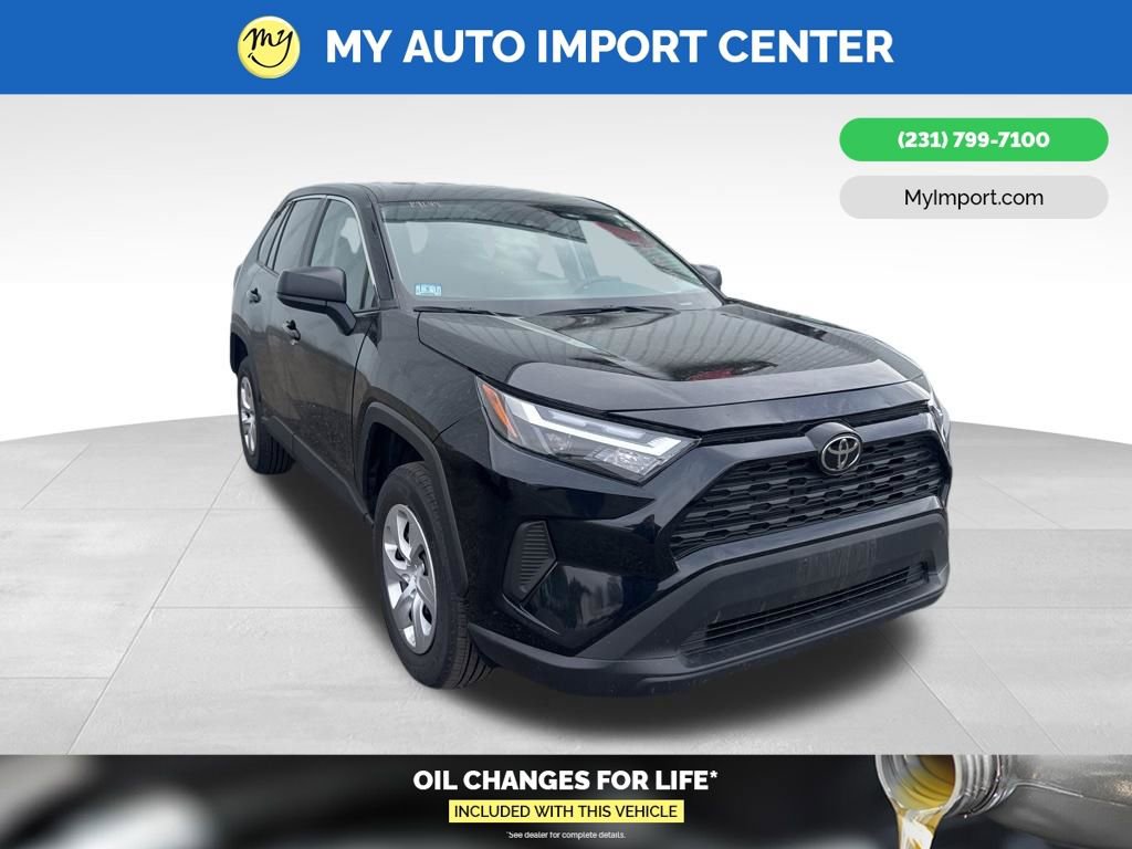 Used 2025 Toyota RAV4 LE image 1