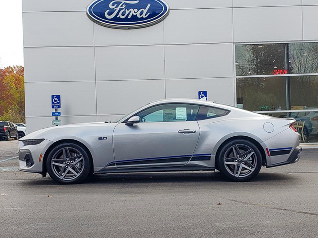 New 2025 Ford Mustang GT Premium RWD image 3