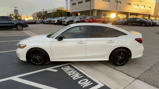 Used 2025 Honda Civic Sport image 5