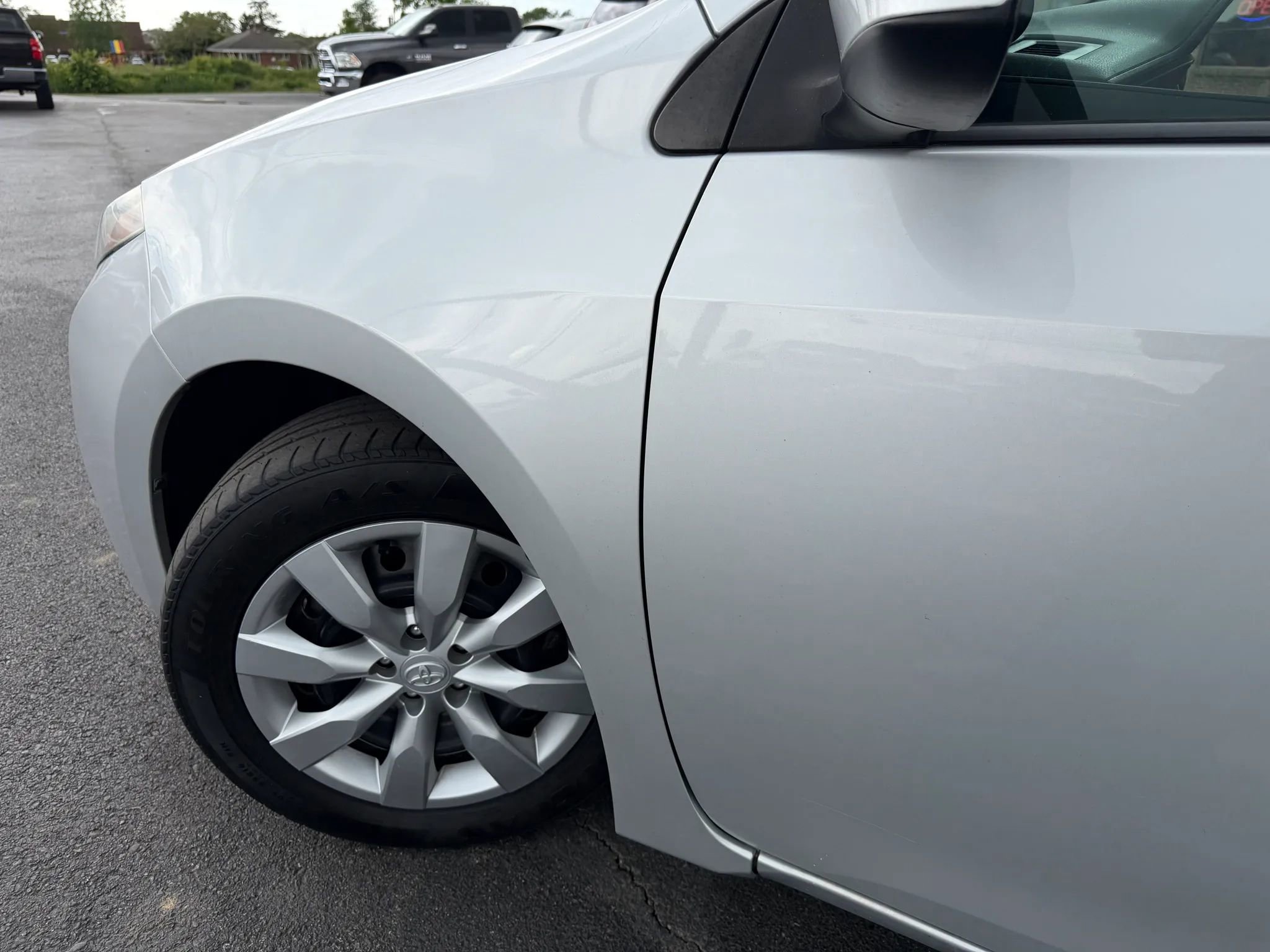 Used 2015 Toyota Corolla LE FWD image 37