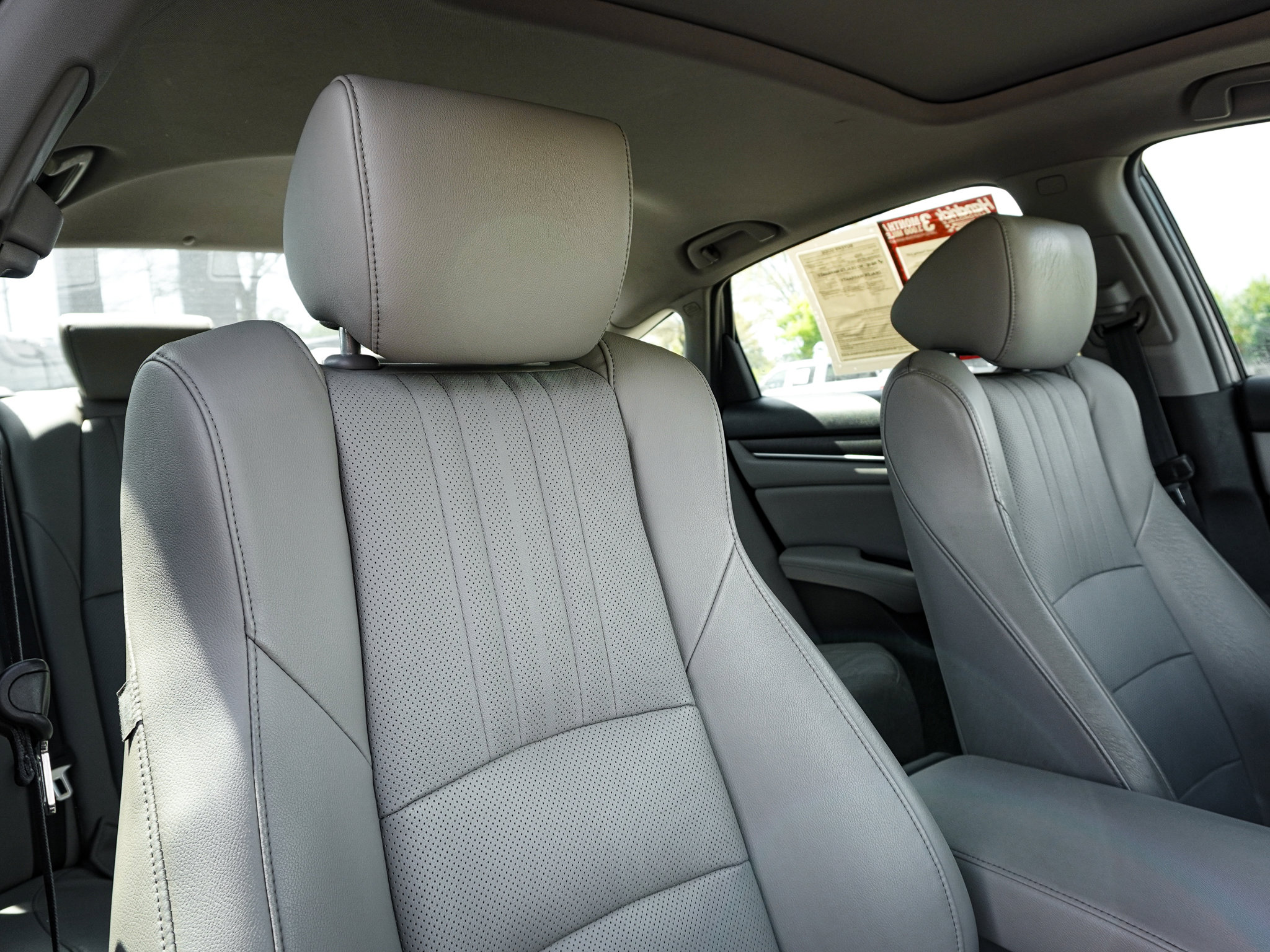 Used 2018 Honda Accord Touring image 35