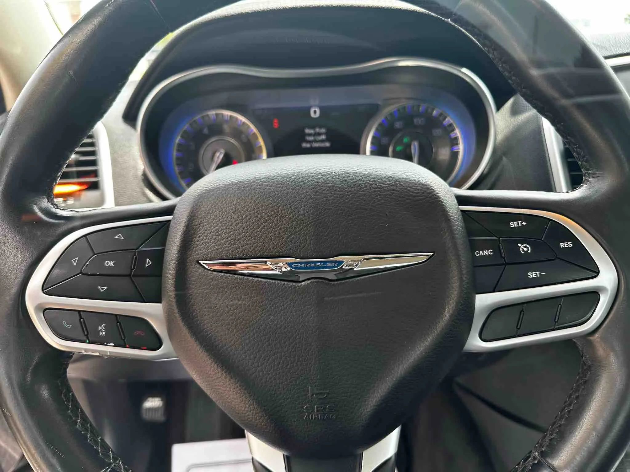 Used 2018 Chrysler 300 Touring w/ Driver Convenience Group image 29