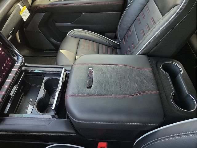 Used 2025 GMC Yukon AT4 Ultimate AWD/4WD image 30