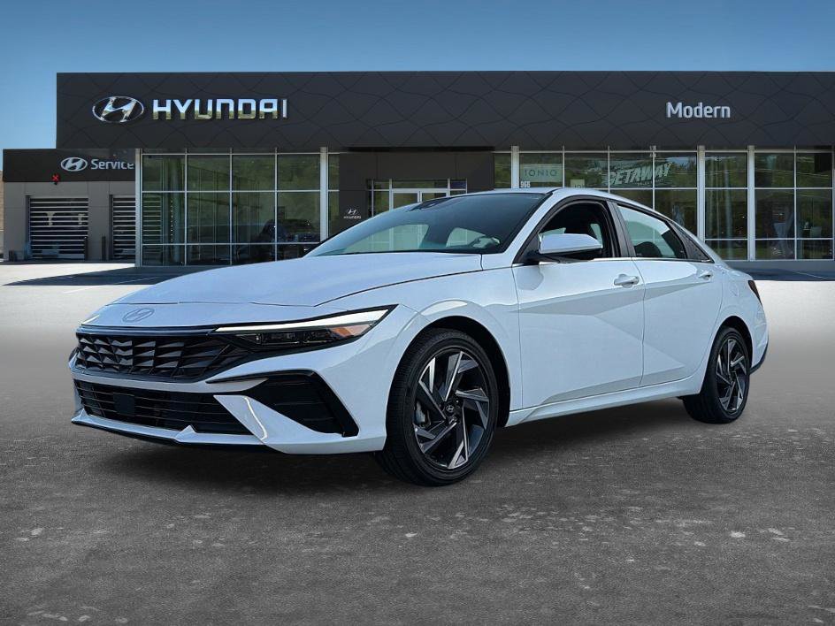 Certified 2025 Hyundai Elantra SEL image 1