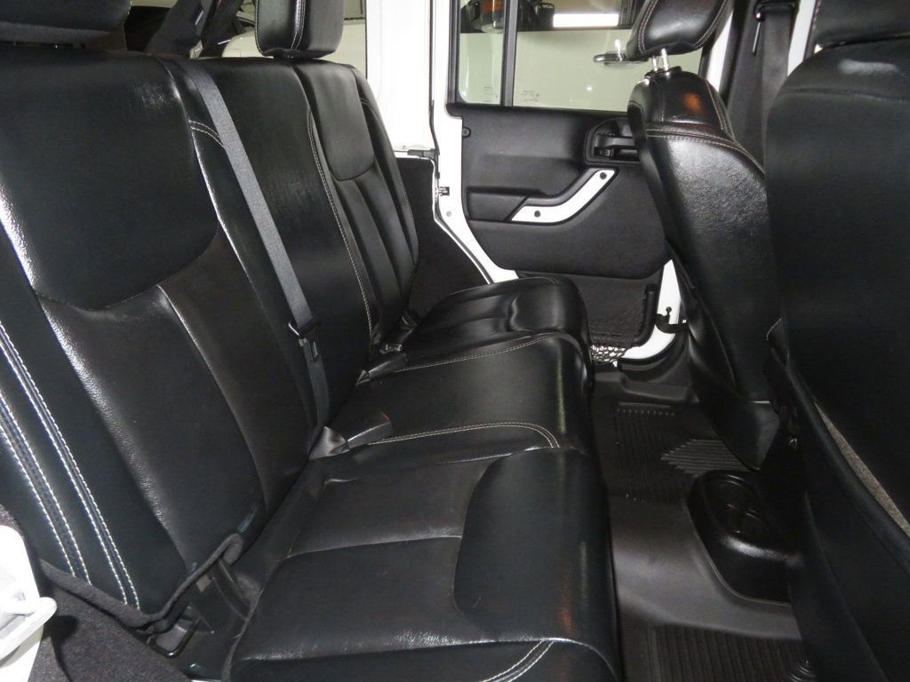 Used 2014 Jeep Wrangler Unlimited Sahara AWD/4WD image 27