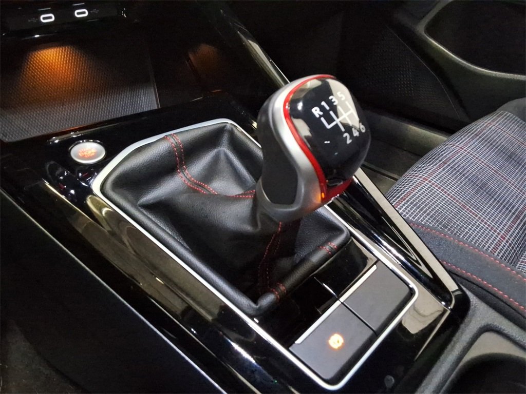 Used 2024 Volkswagen GTI SE image 17