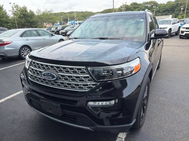 Used 2021 Ford Explorer Limited w/ Equipment Group 301A AWD/4WD image 2
