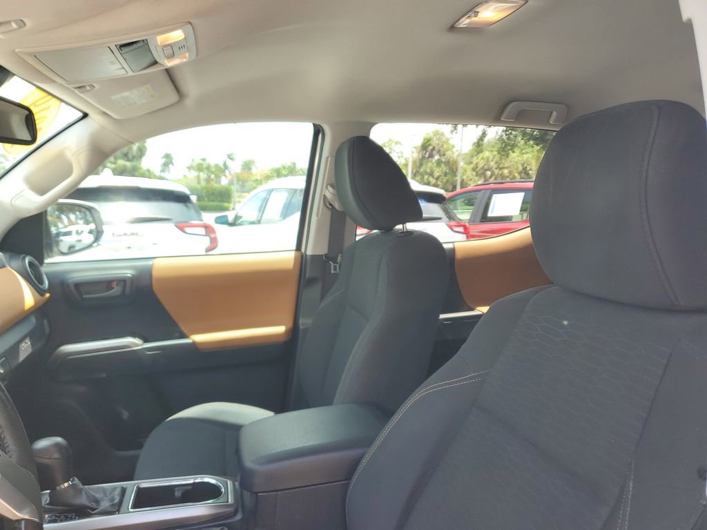 Used 2019 Toyota Tacoma SR5 RWD image 21