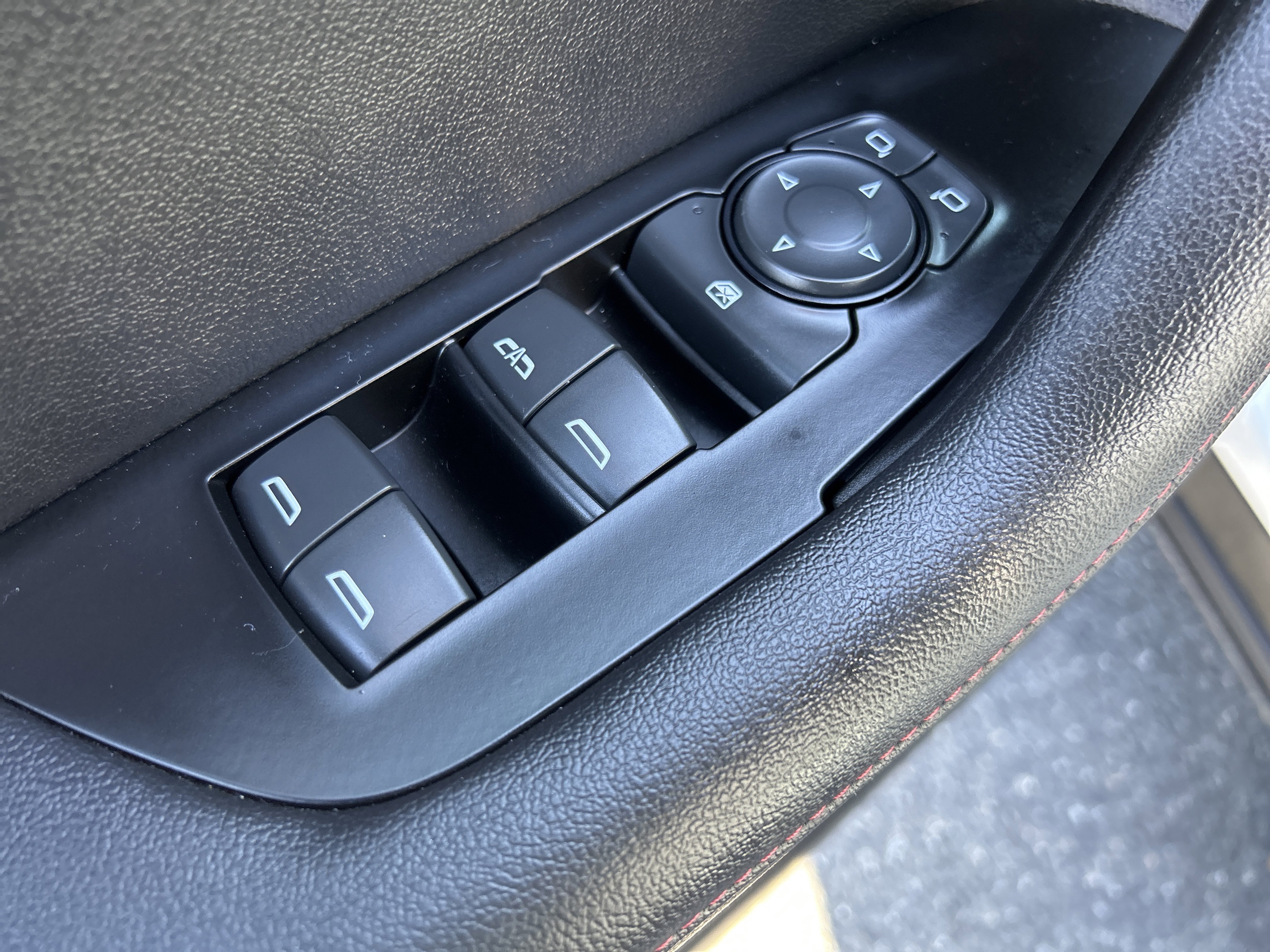 Used 2022 Chevrolet Blazer RS w/ Enhanced Convenience Package image 14