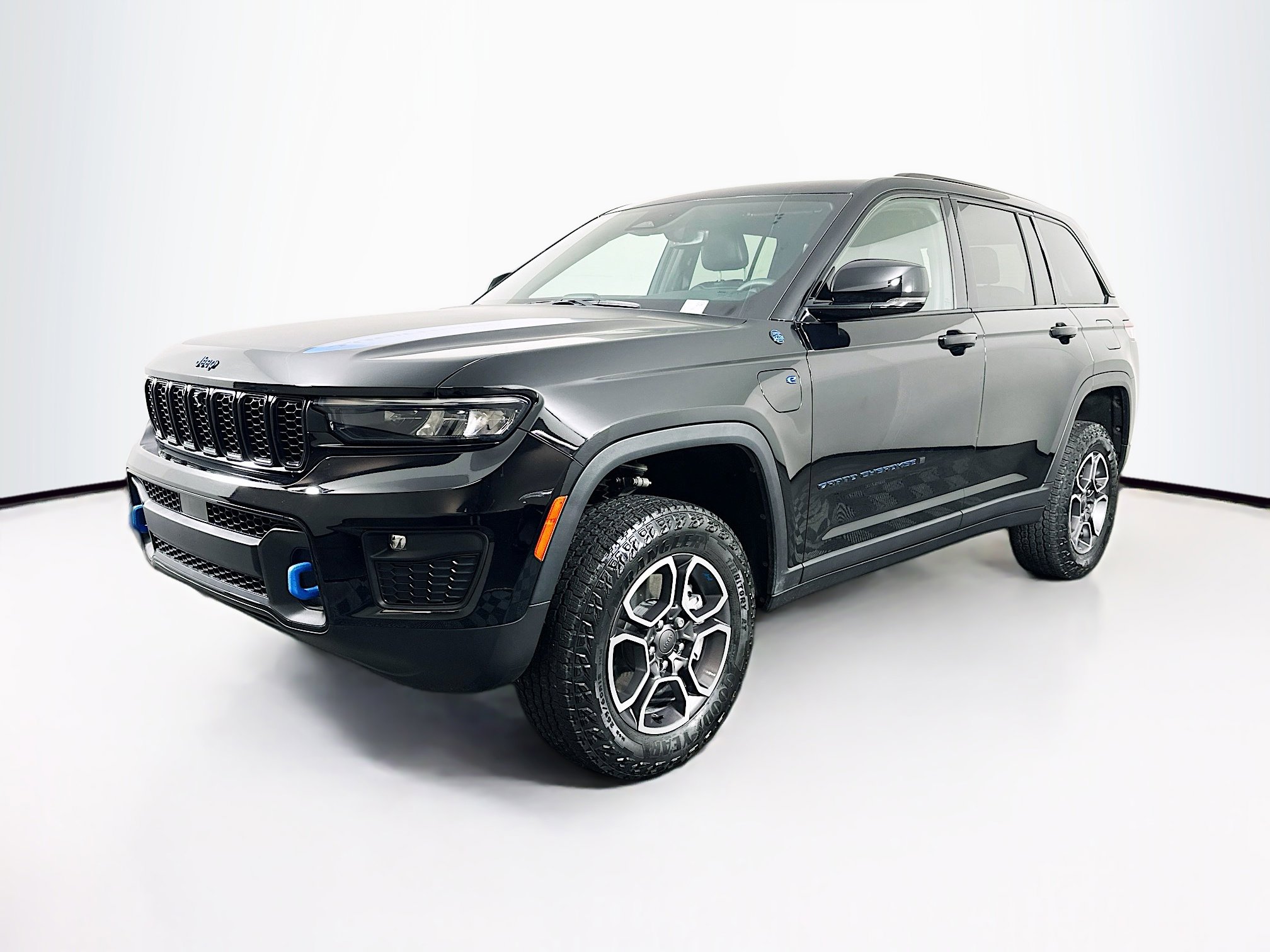 Used 2022 Jeep Grand Cherokee Trailhawk image 3