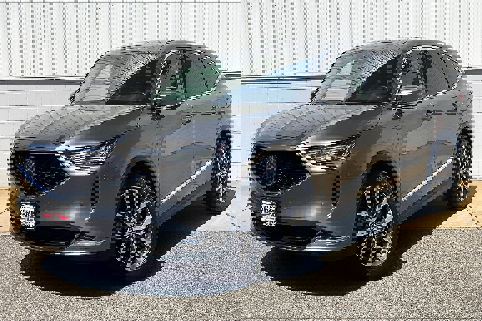 Used 2023 Acura MDX SH-AWD w/ Technology Package image 2