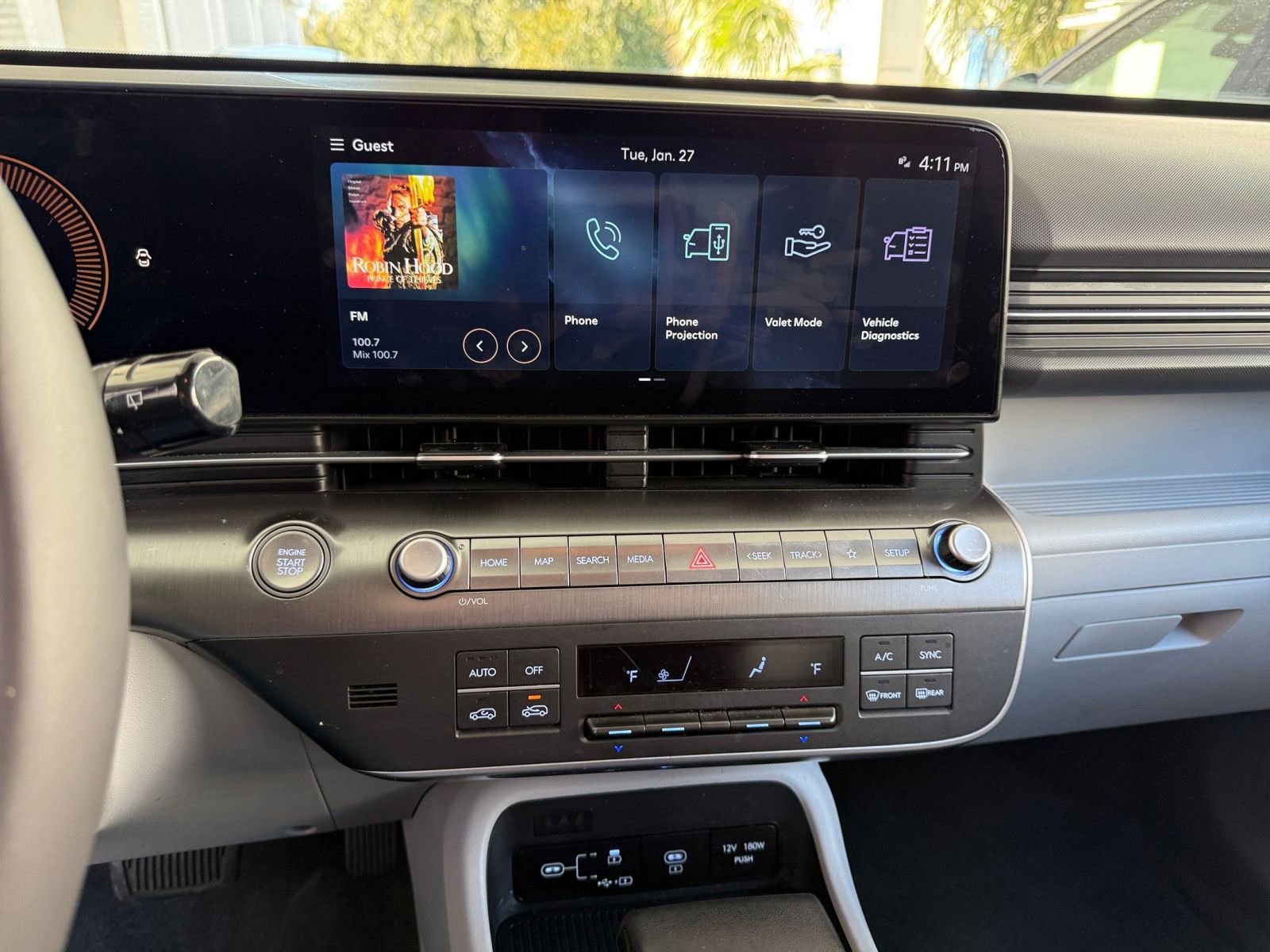 Used 2025 Hyundai Kona SEL image 17