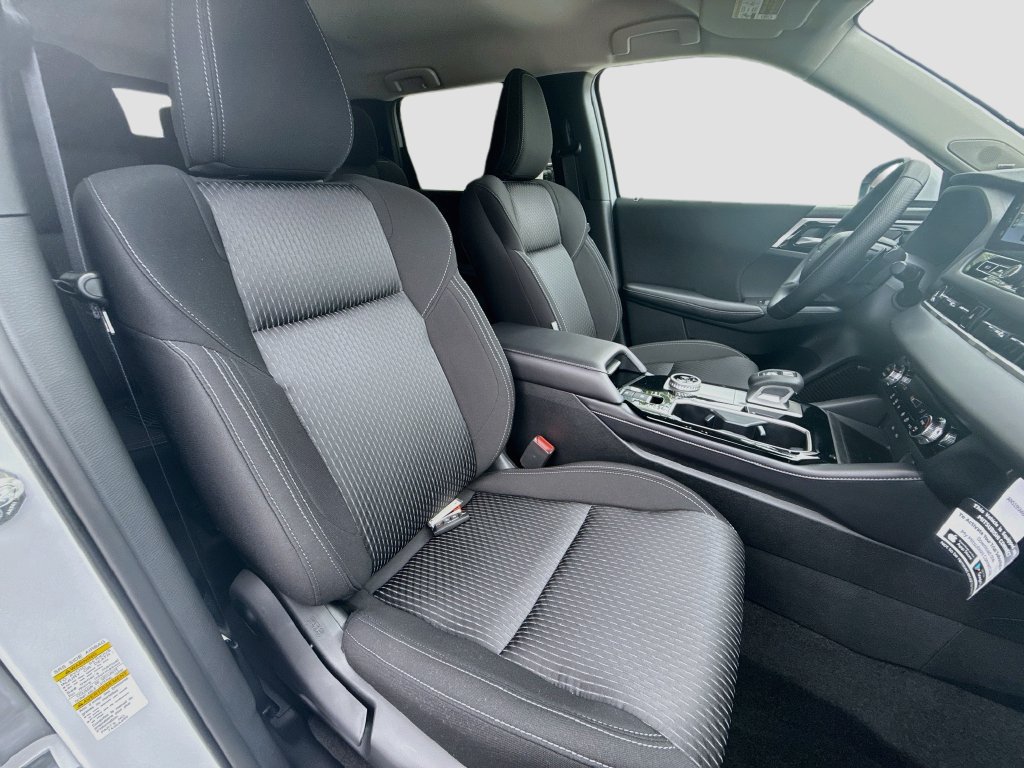 New 2026 Mitsubishi Outlander ES FWD image 31