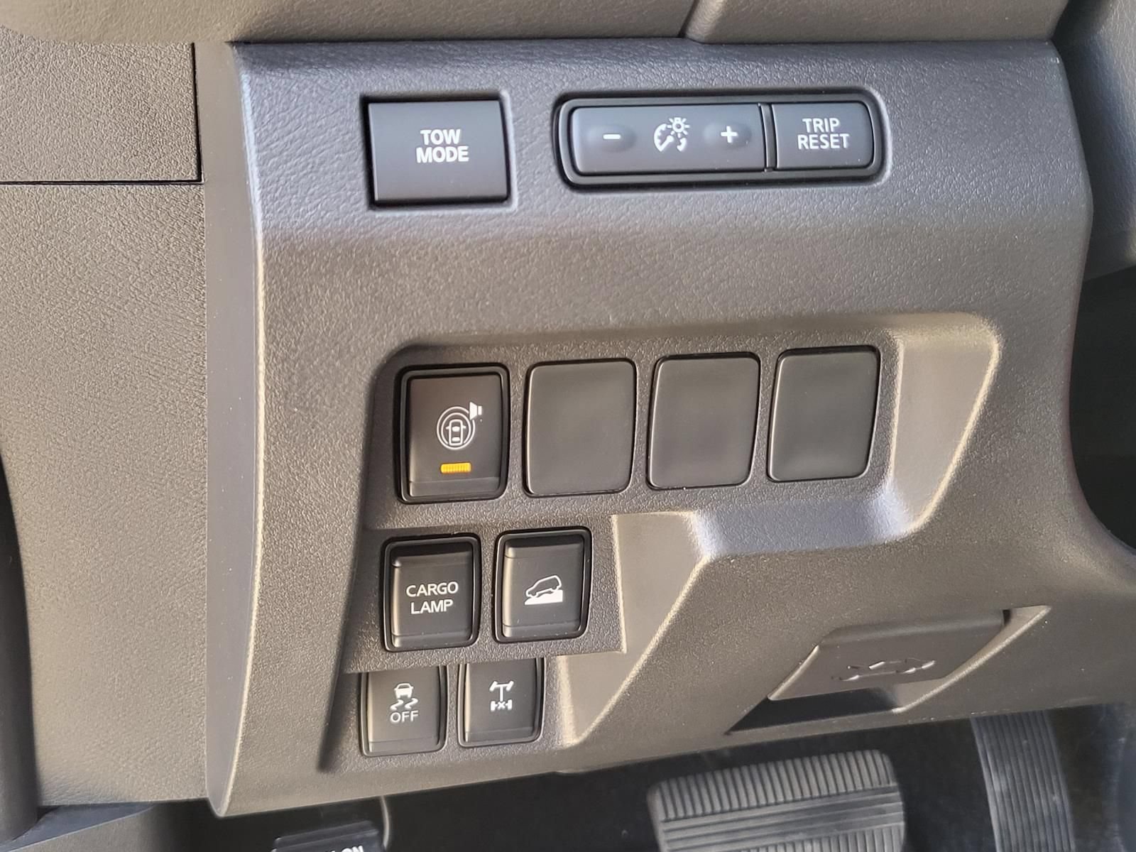 Used 2025 Nissan Frontier PRO-4X AWD/4WD image 24
