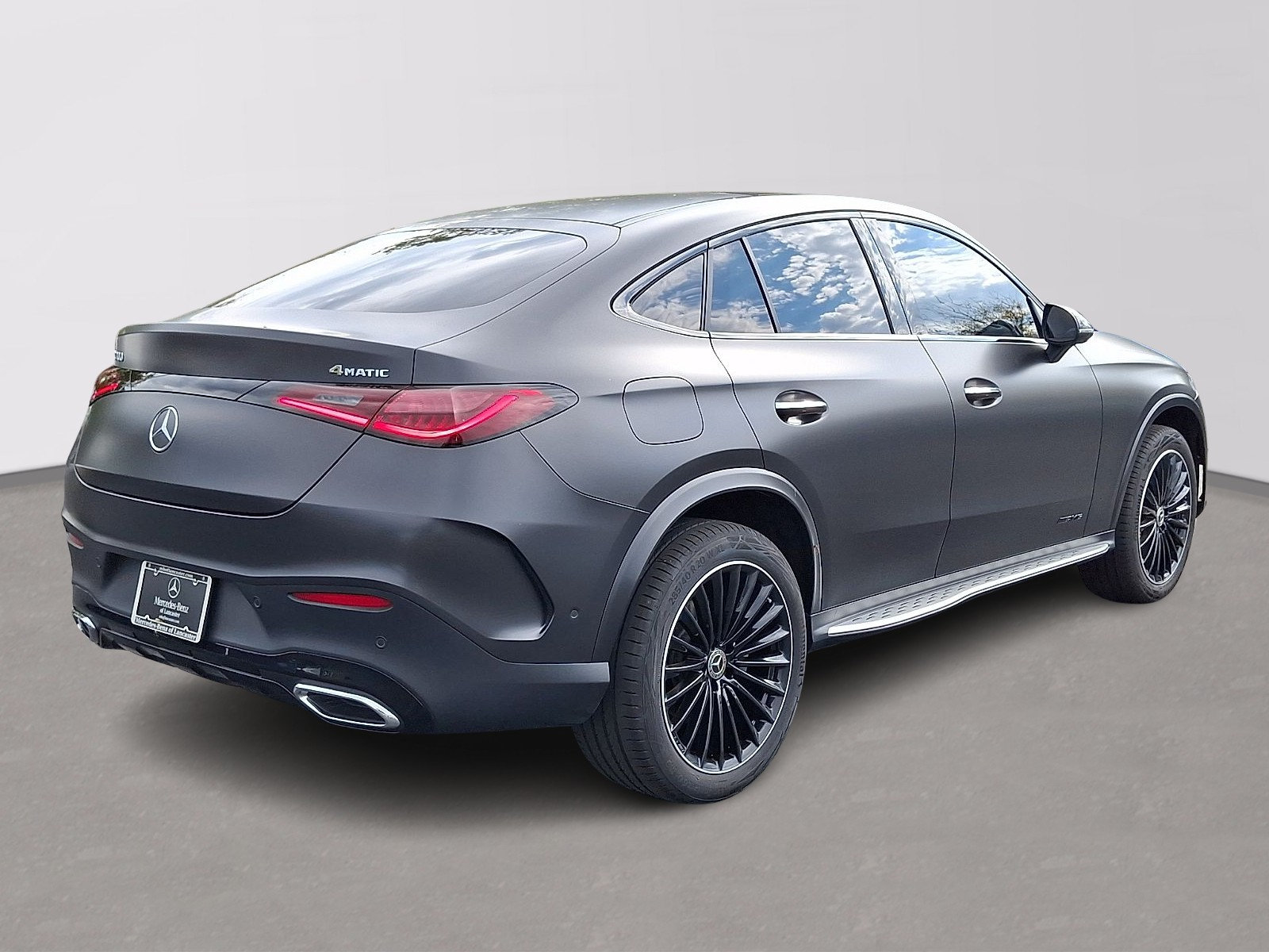 Used 2024 Mercedes-Benz GLC 300 4MATIC image 4