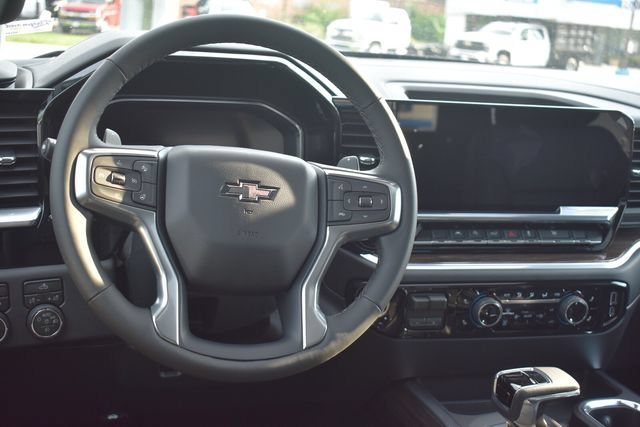 New 2026 Chevrolet Silverado 1500 RST w/ Redline Edition AWD/4WD image 23