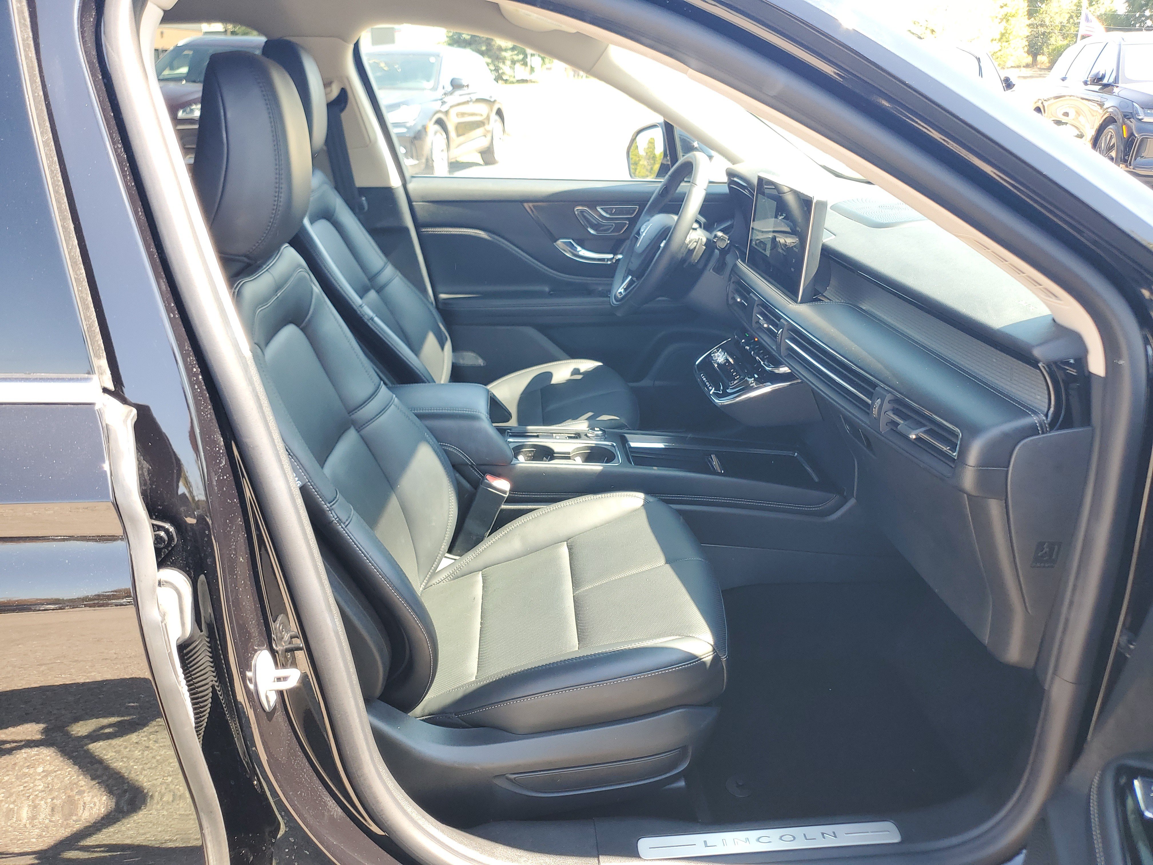 Certified 2024 Lincoln Corsair AWD w/ Equipment Group 101A image 9