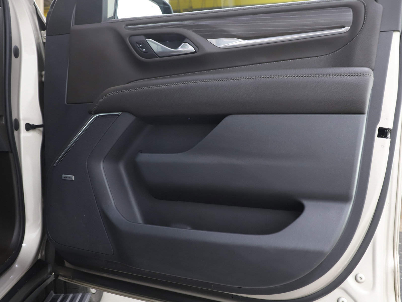 Used 2022 GMC Yukon XL Denali w/ Denali Ultimate Package image 9