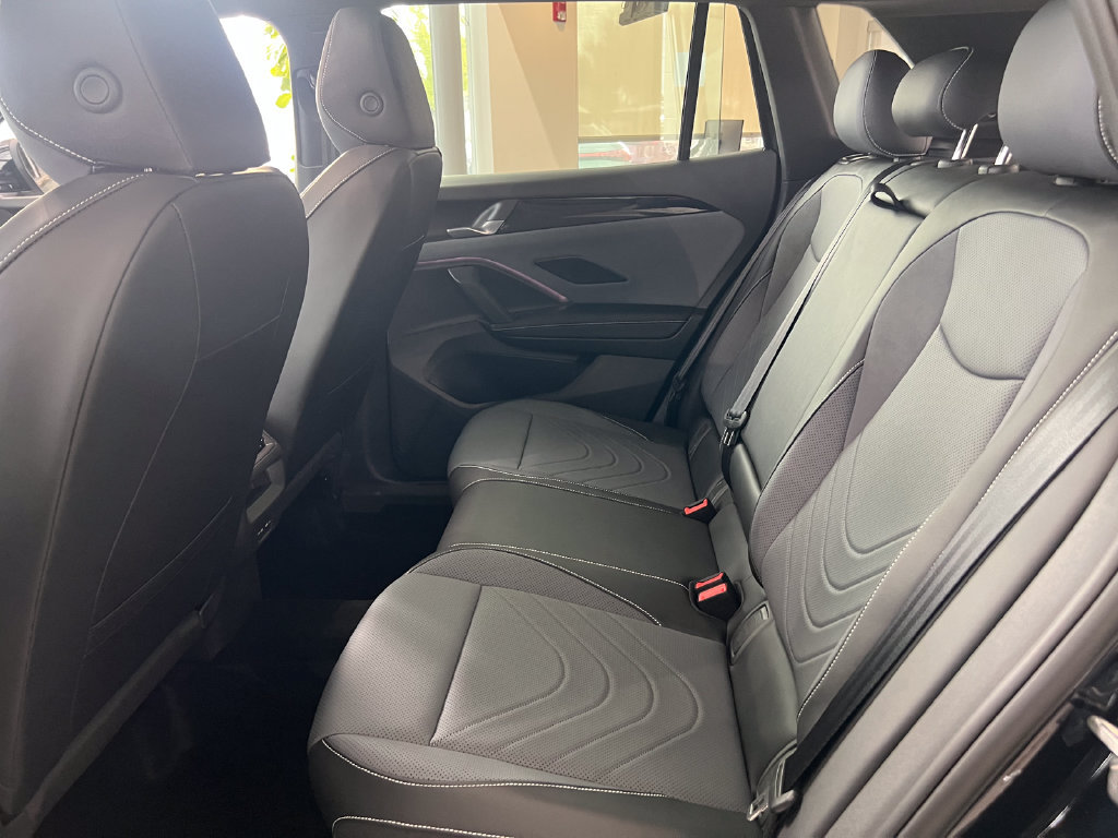 New 2026 Volkswagen Tiguan SE R-Line FWD image 24
