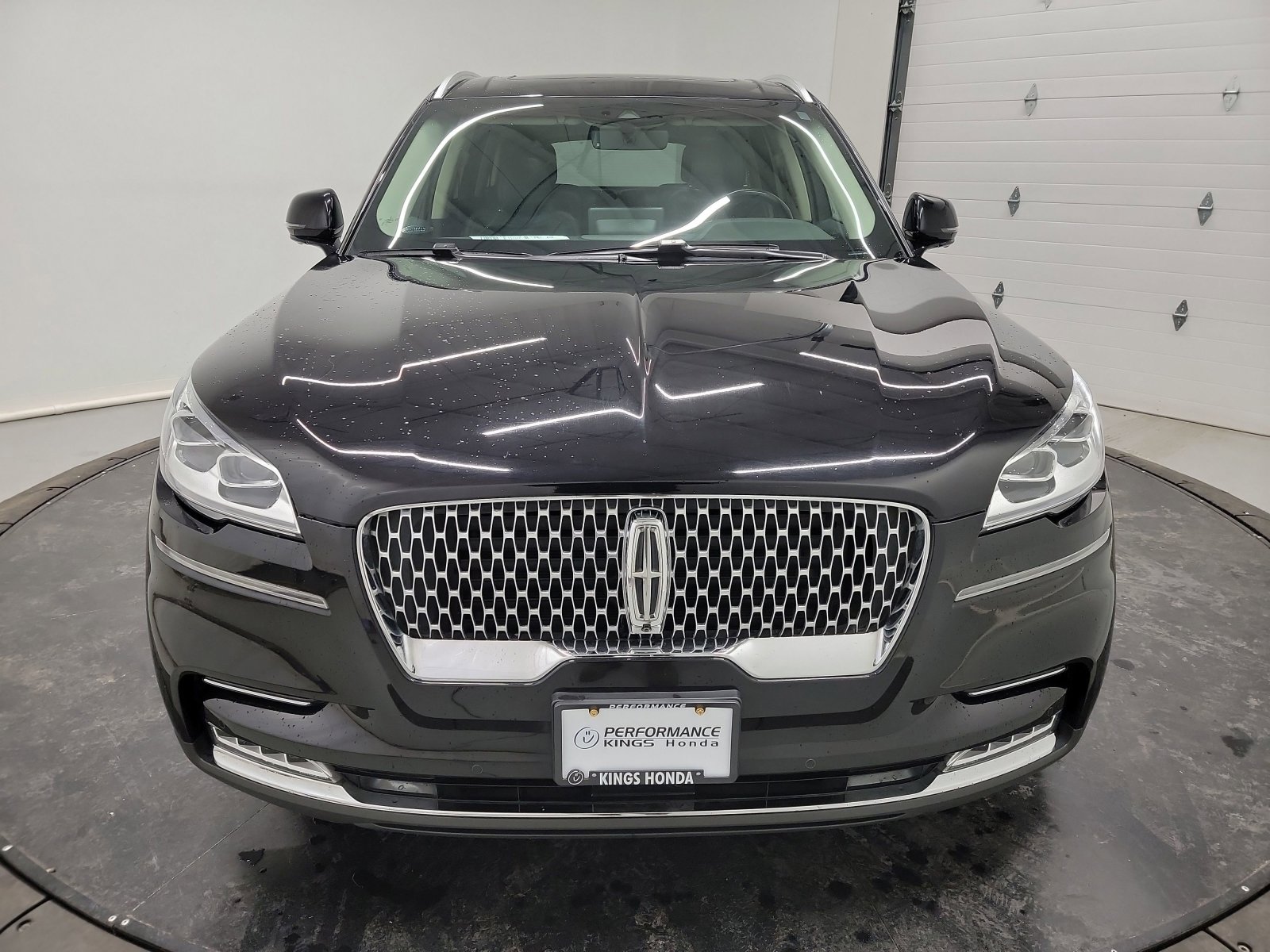 Used 2020 Lincoln Aviator Reserve w/ Equipment Group 202A image 2