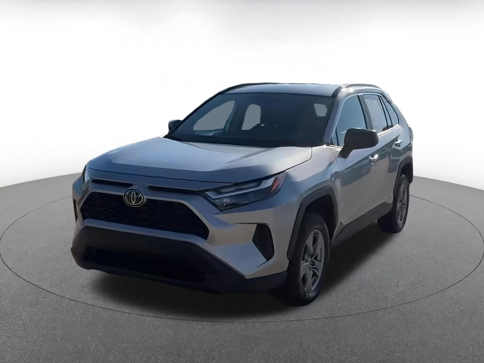 Used 2025 Toyota RAV4 LE image 7