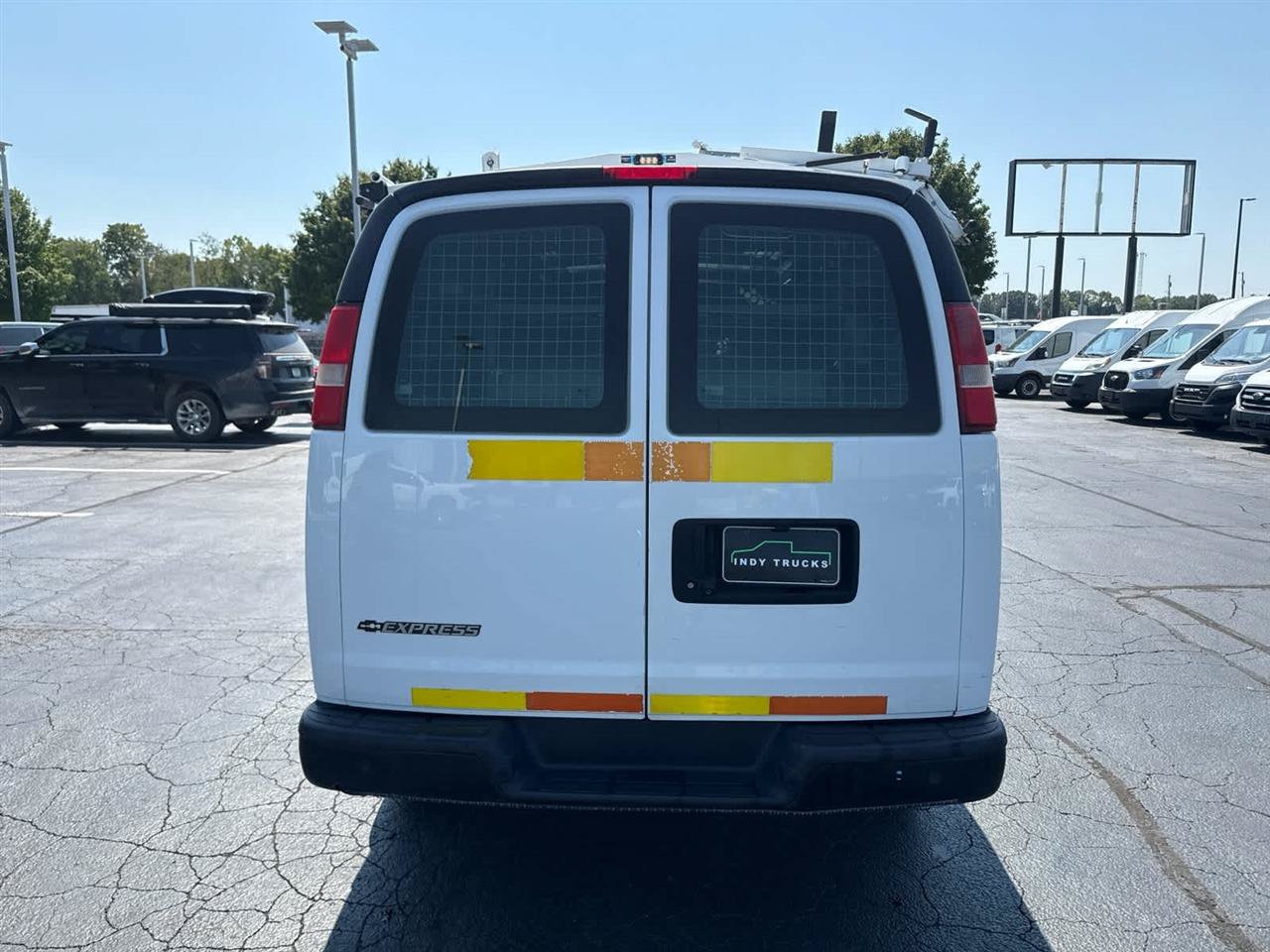 Used 2017 Chevrolet Express 2500 RWD image 7