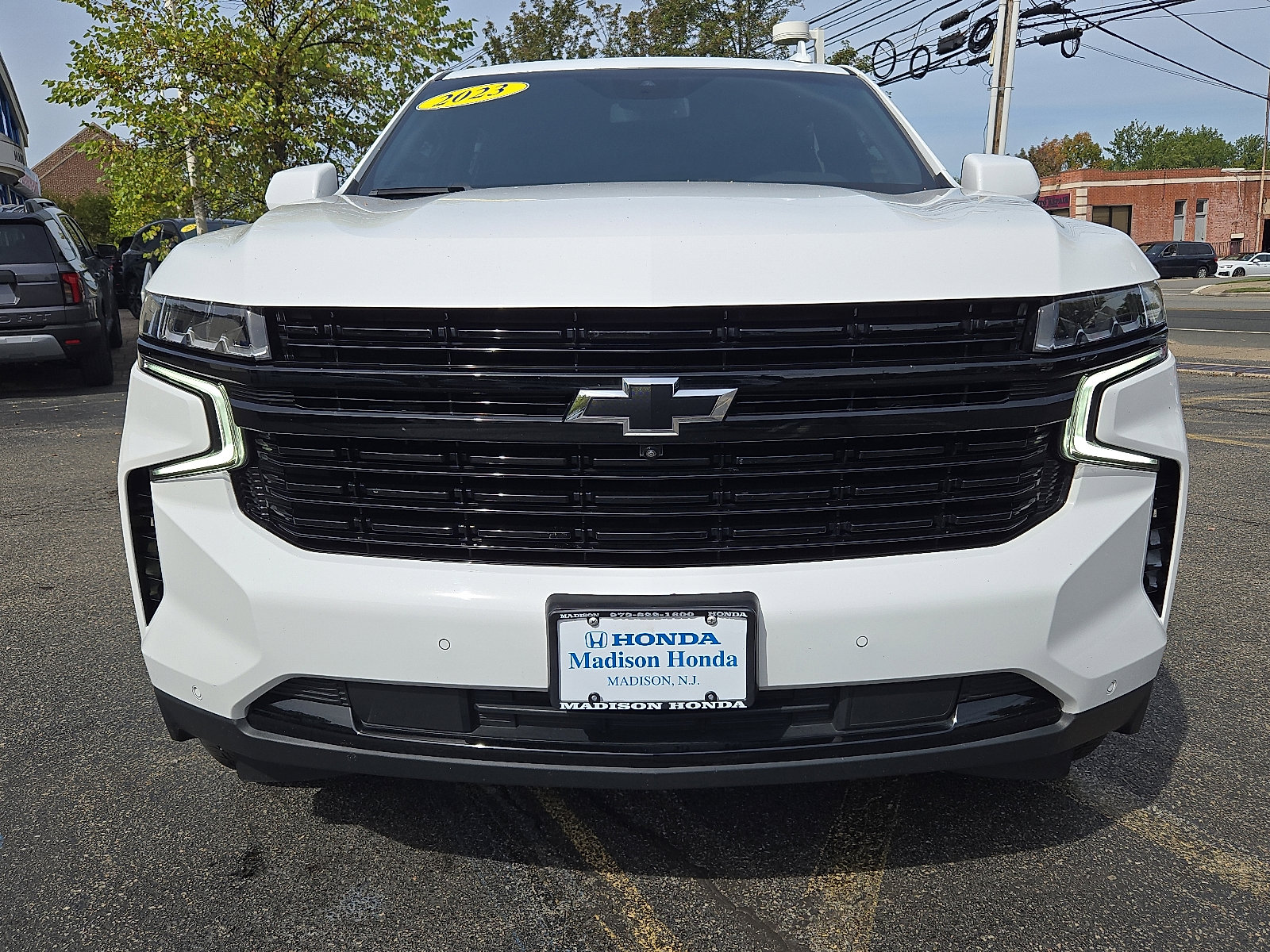 Used 2023 Chevrolet Suburban RST w/ Luxury Package image 2