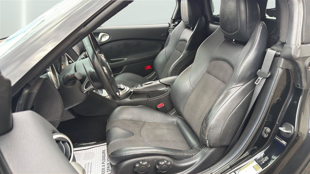 Used 2010 Nissan 370Z Touring w/ Sport Pkg RWD image 12