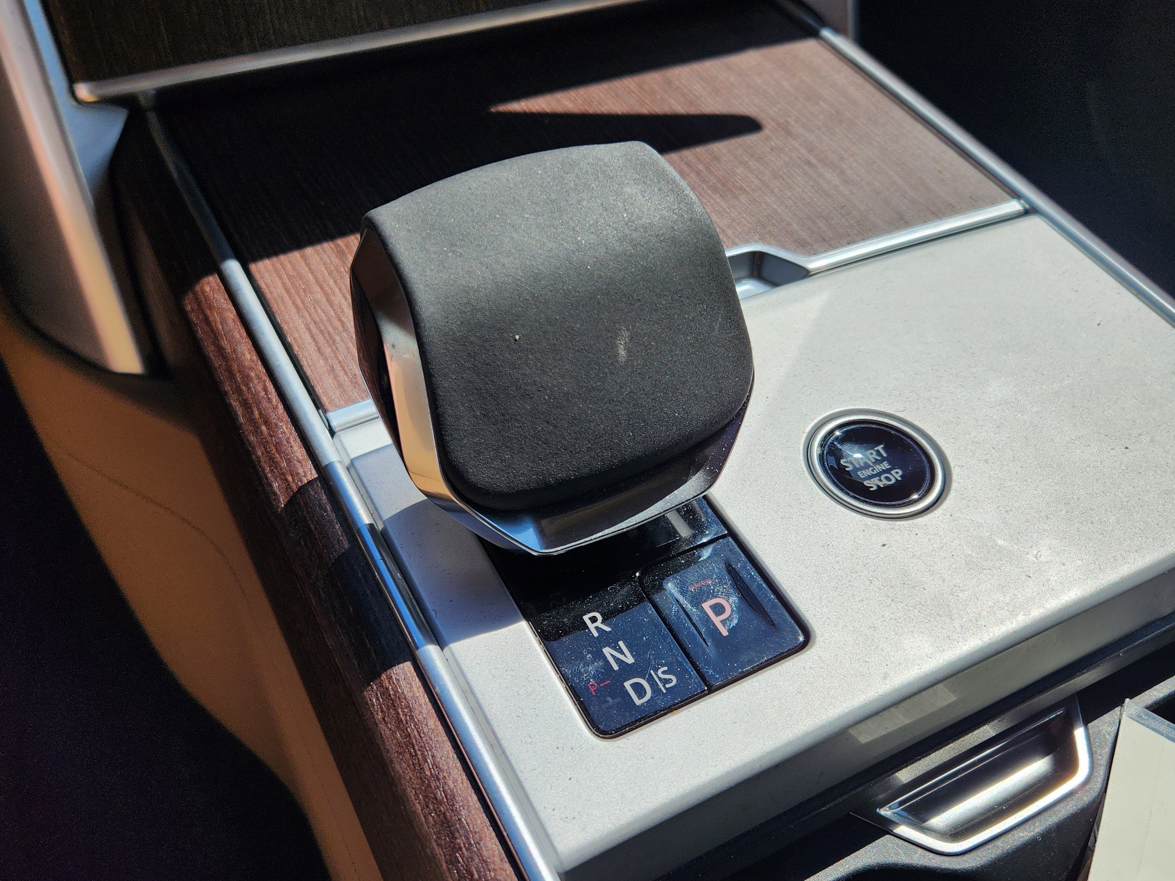 Certified 2024 Land Rover Range Rover Long Wheelbase SE image 22