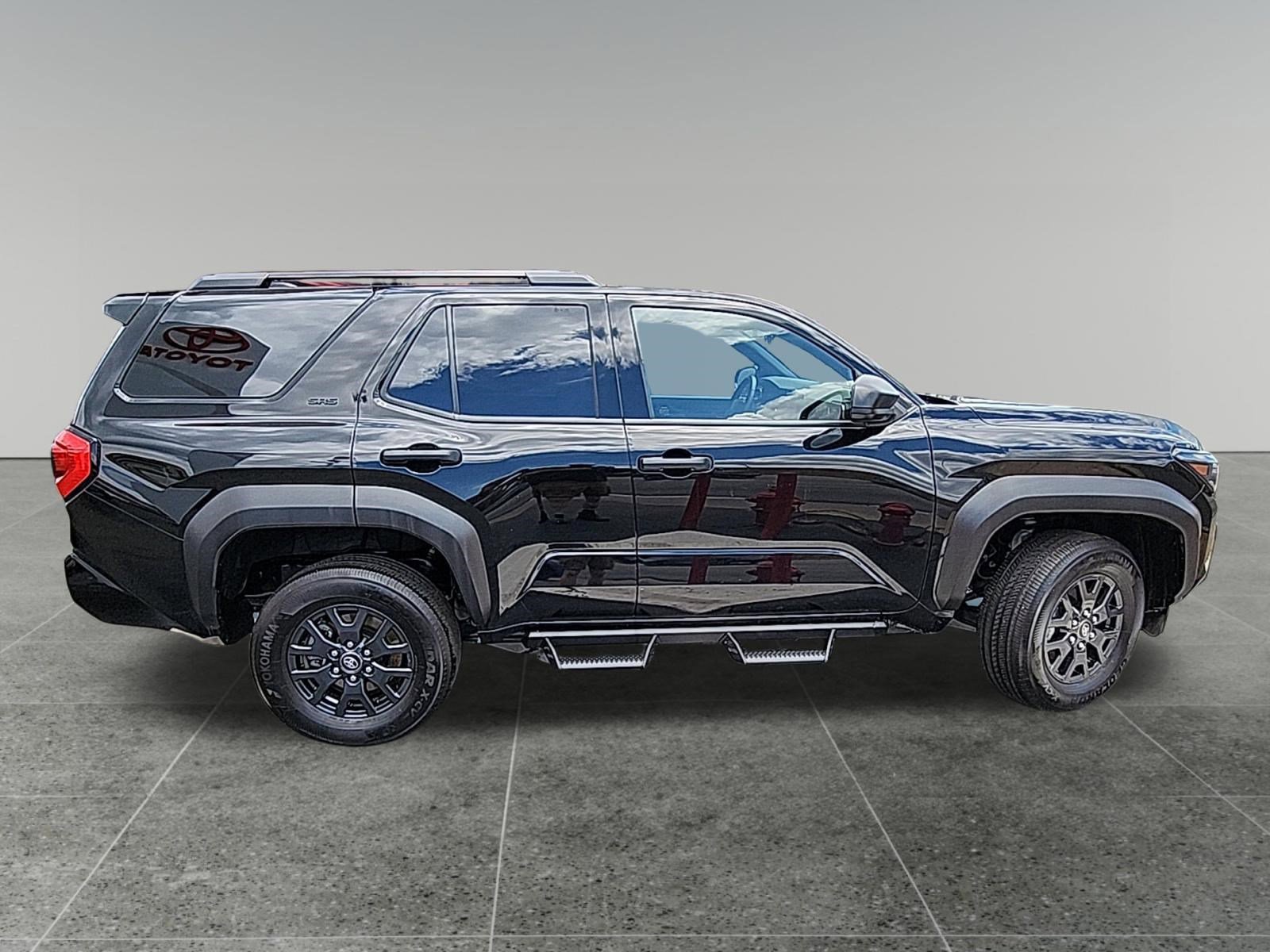 Certified 2025 Toyota 4Runner SR5 AWD/4WD image 8
