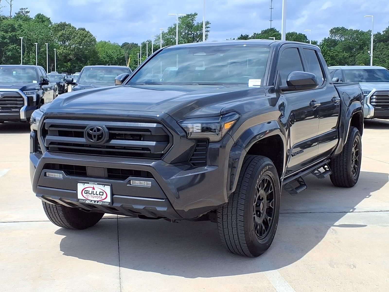 Certified 2024 Toyota Tacoma SR5 AWD/4WD image 3