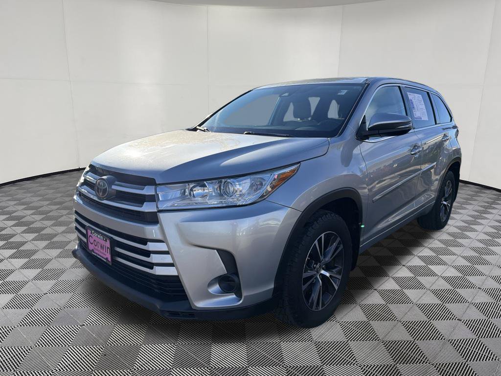 Used 2018 Toyota Highlander LE w/ Protection Package #3 AWD/4WD image 3