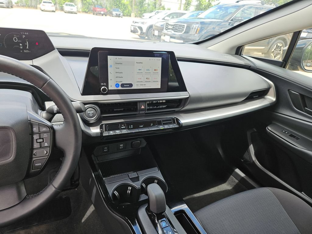 Used 2025 Toyota Prius LE FWD image 21