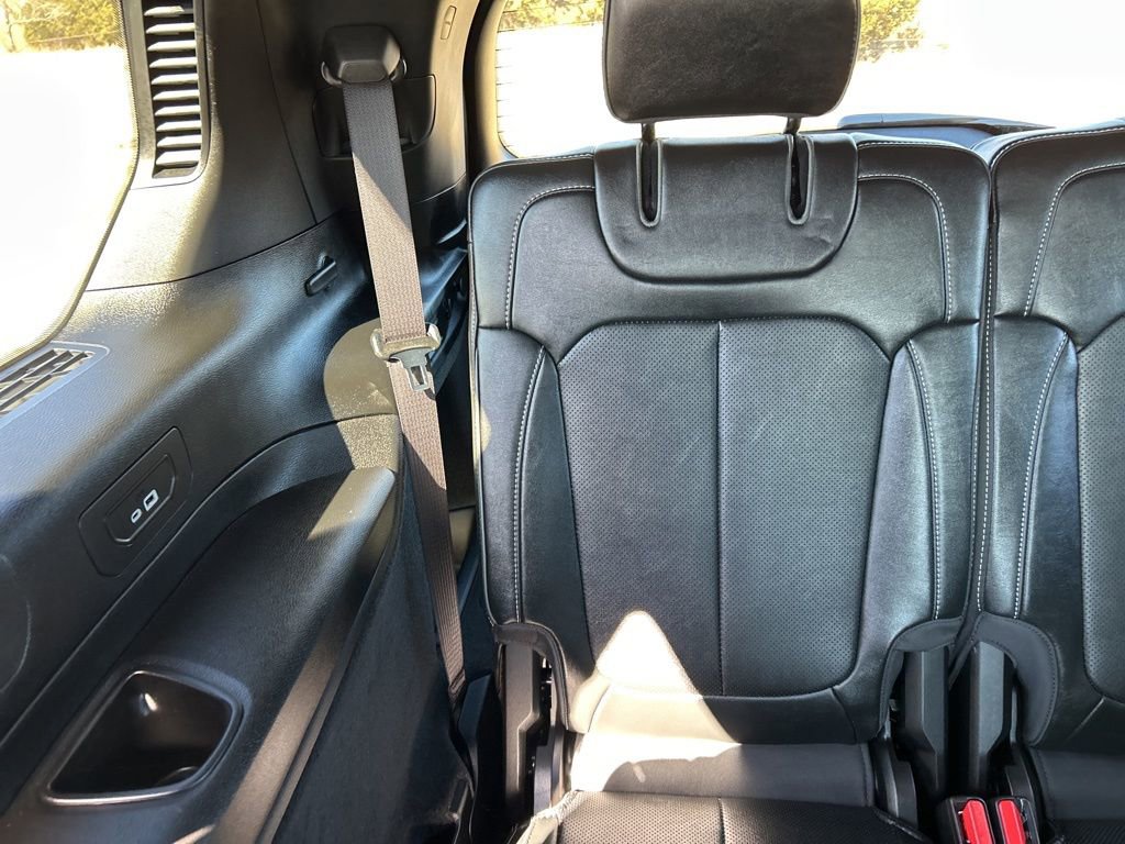 Used 2025 Jeep Grand Cherokee L Overland w/ Luxury Tech Group IV image 25