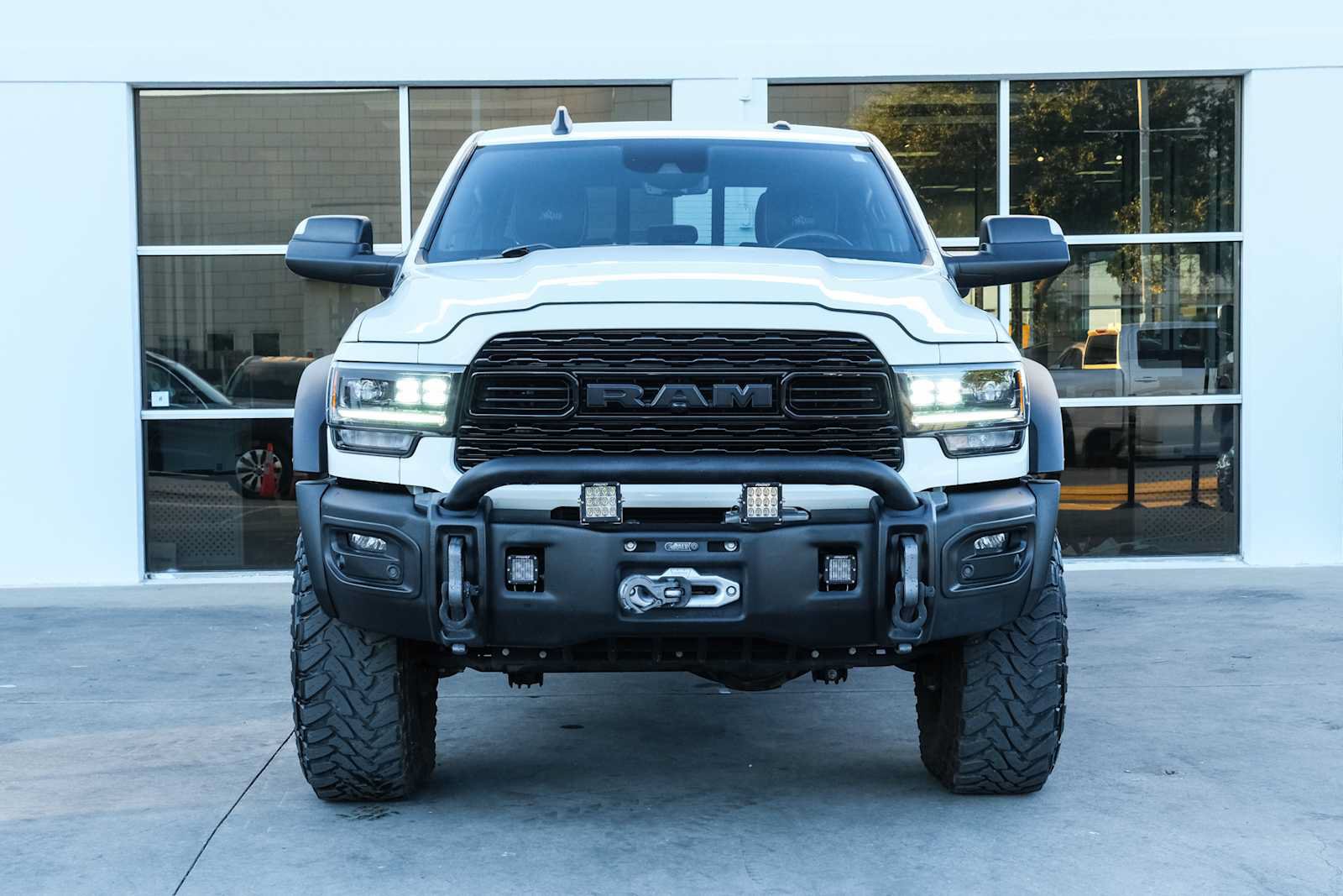Used 2022 RAM 2500 Limited AWD/4WD image 2