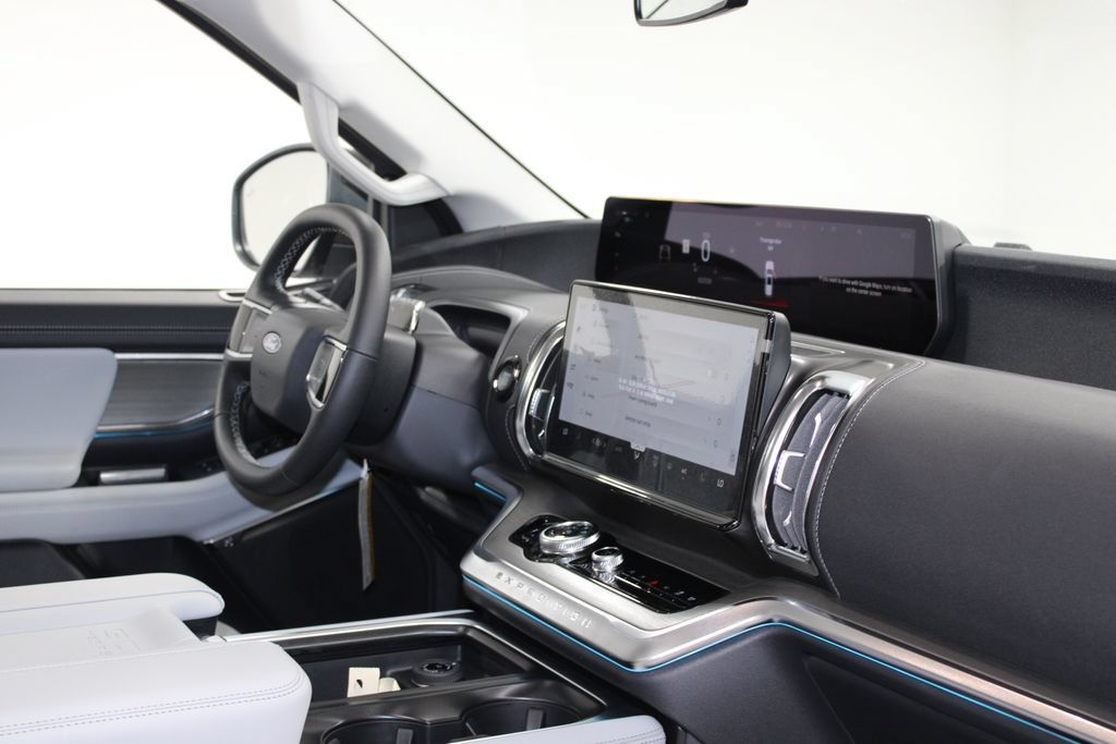 New 2027 Ford Expedition Platinum RWD image 31