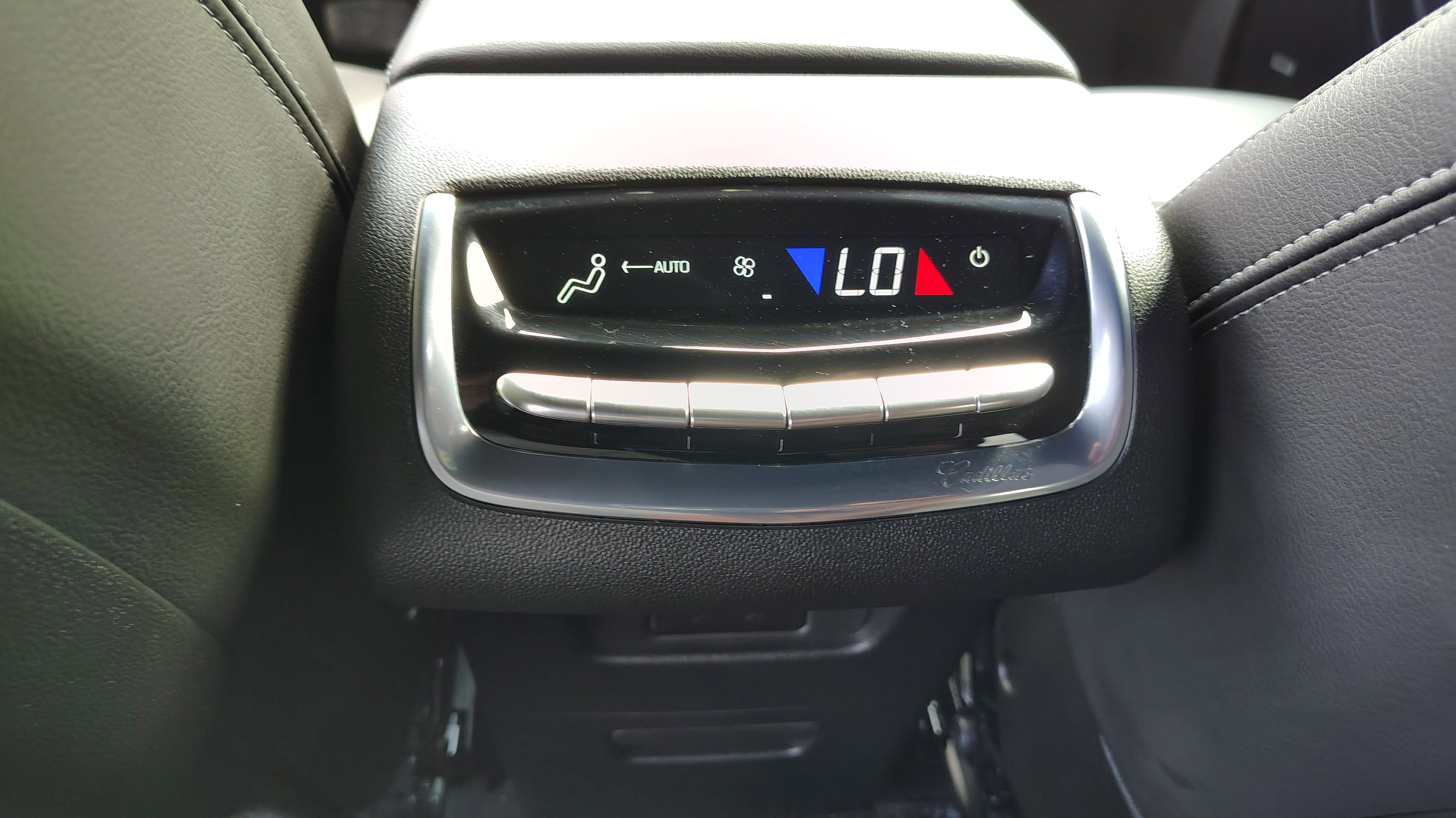 New 2025 Cadillac XT6 Luxury w/ LPO, Premium Carpet Package image 29