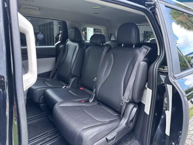 Used 2024 Kia Carnival LX FWD image 27