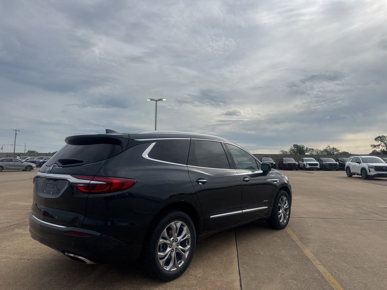 Used 2020 Buick Enclave Avenir w/ Avenir Technology Package FWD image 22