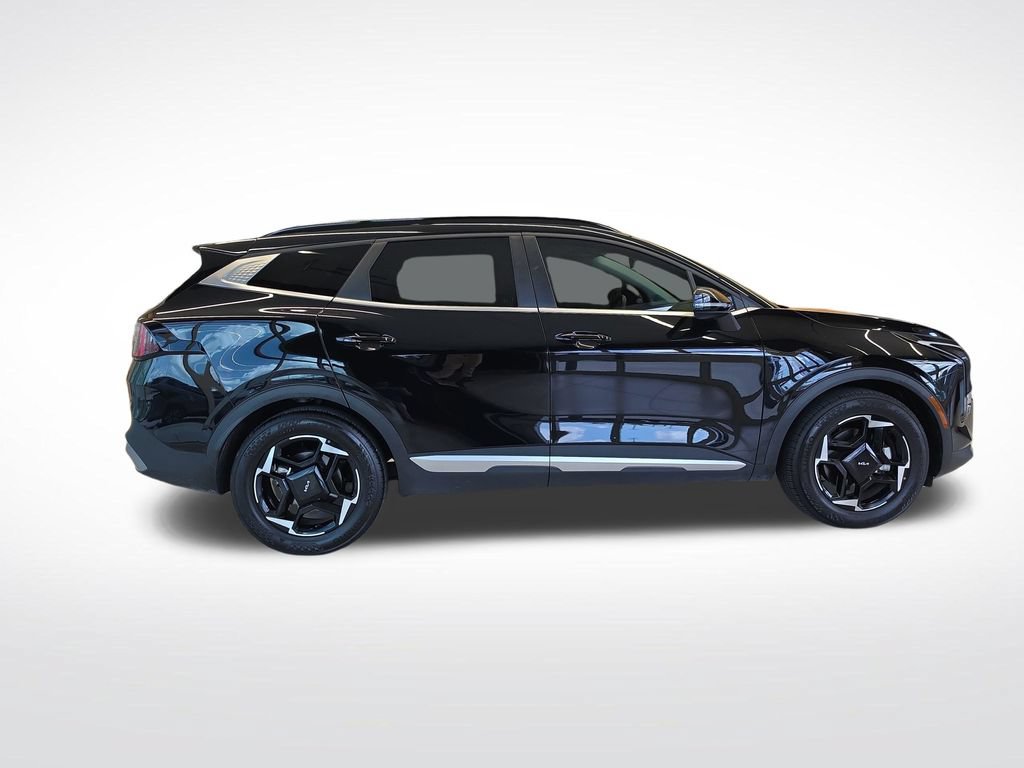 Certified 2026 Kia Sportage EX w/ EX Panorama Roof Package FWD image 9