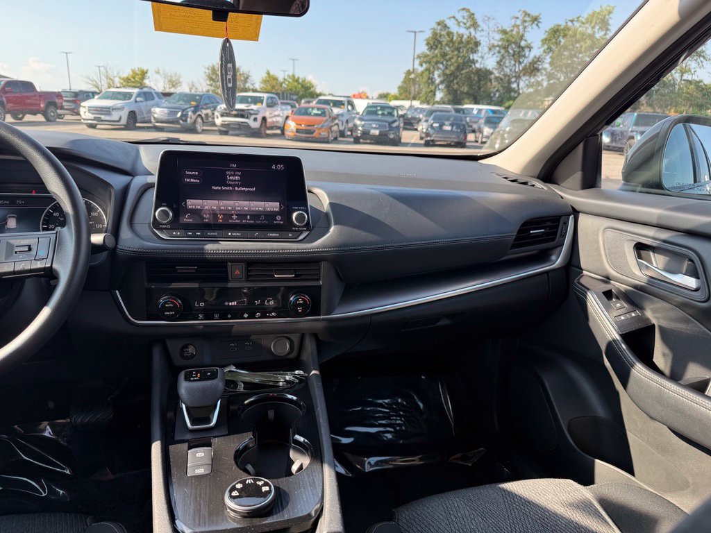 Used 2024 Nissan Rogue SV AWD/4WD image 13