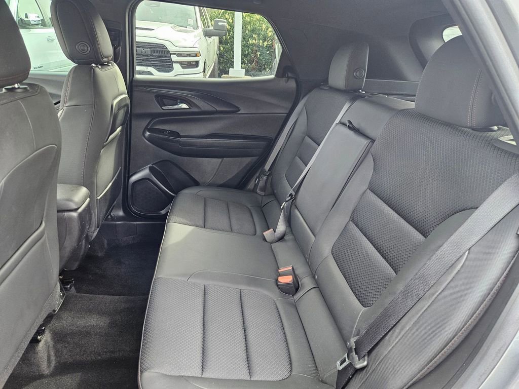 Used 2023 Chevrolet TrailBlazer RS w/ Convenience Package AWD/4WD image 14