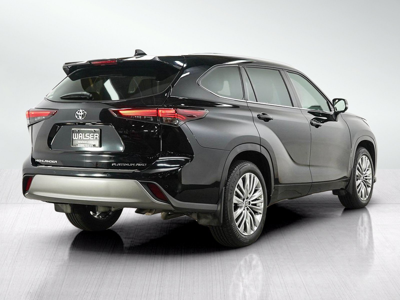 Used 2026 Toyota Highlander Platinum AWD/4WD image 5